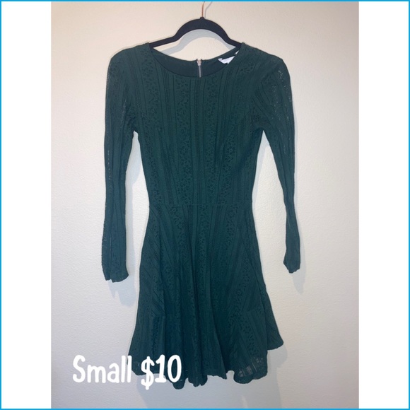 Dresses - Picture 2 of 12